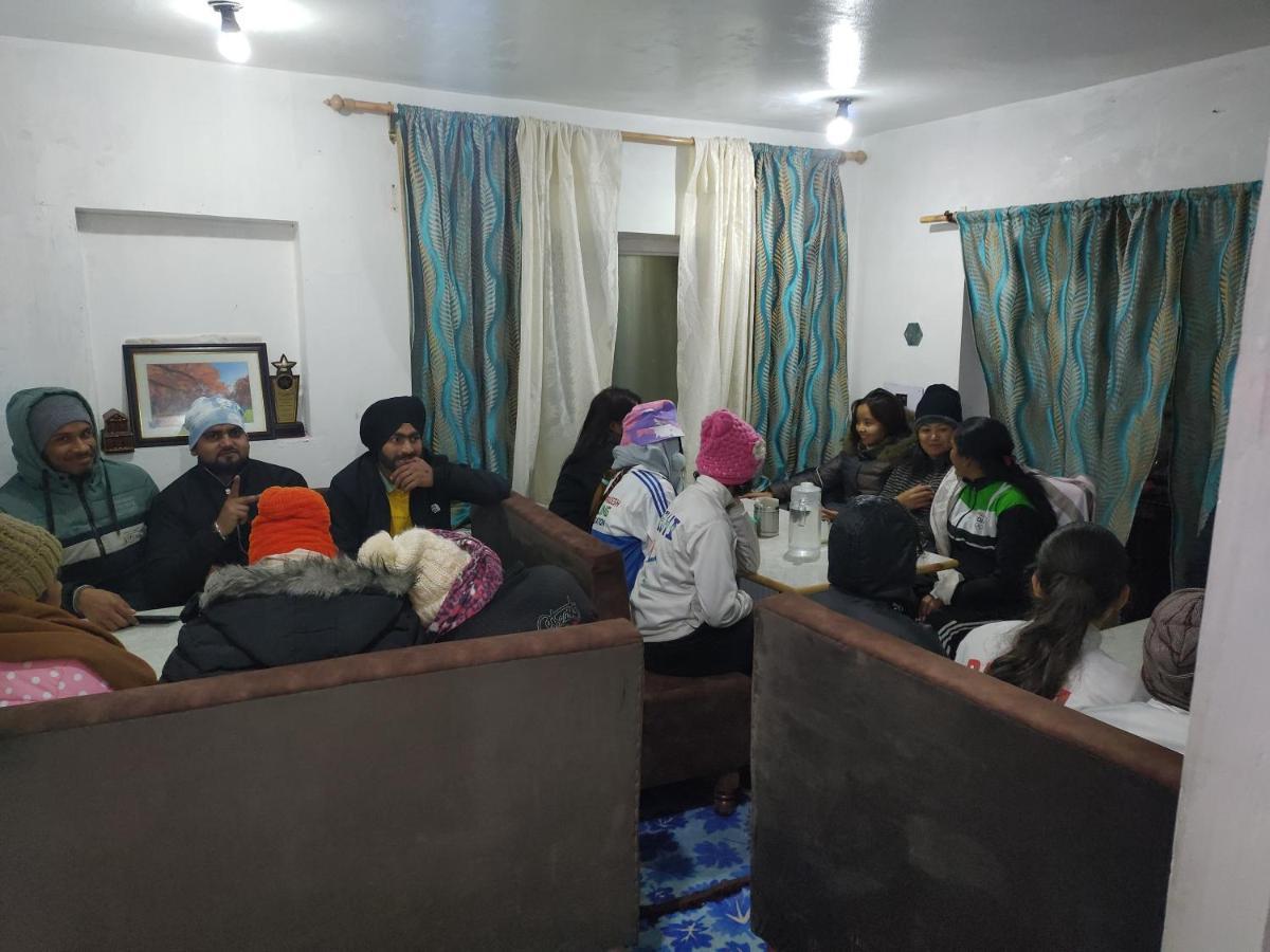 The Gulmarg Gateway Resort Srīnagar Buitenkant foto