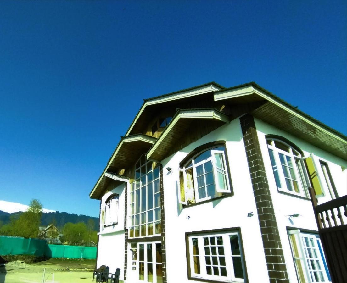 The Gulmarg Gateway Resort Srīnagar Buitenkant foto